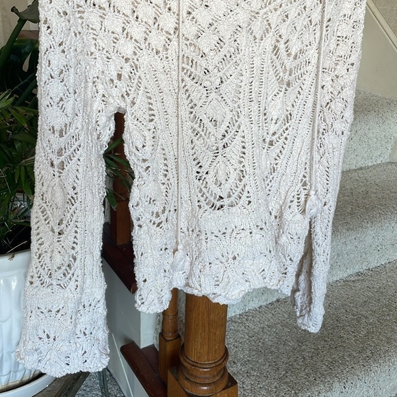 C&C California Cream Crochet Beach Sweater - Picture 3 of 10